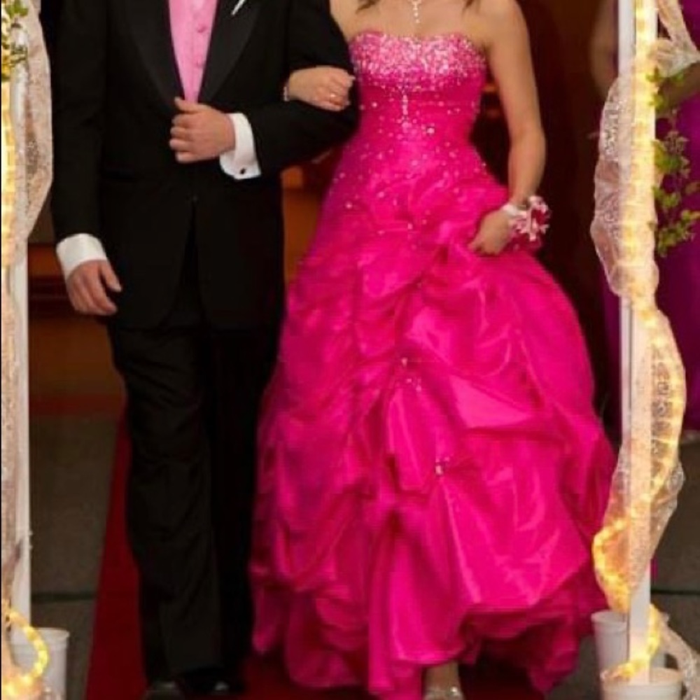Peaches Boutique Chicago Prom Dress fuchsia size 00 to 2